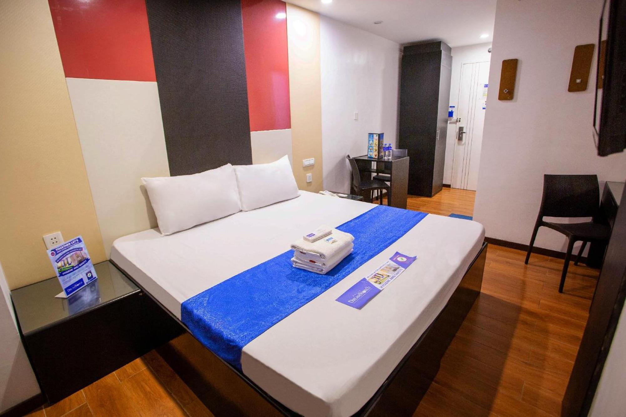 Hotel Dreamworld North Edsa Quezon City Exterior photo